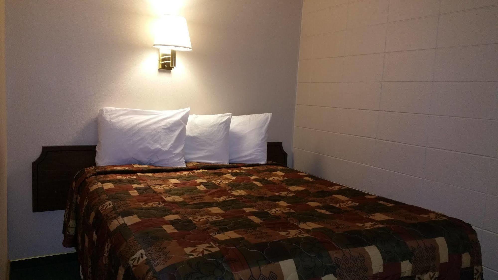 Bear Lodge Motel 圣丹斯 外观 照片